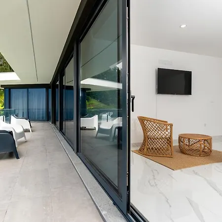 Rocha In * Arco da Calheta (Madeira)