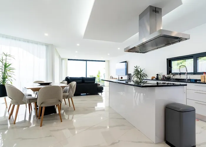 Vila Rocha In Arco da Calheta (Madeira)