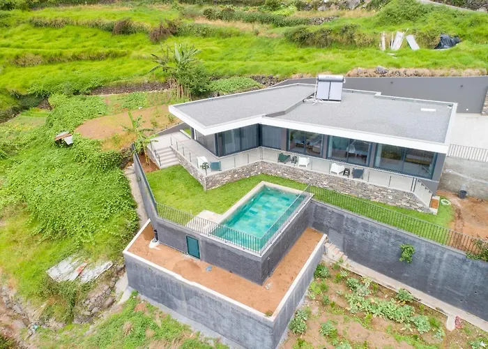 Rocha In Vila Arco da Calheta (Madeira)