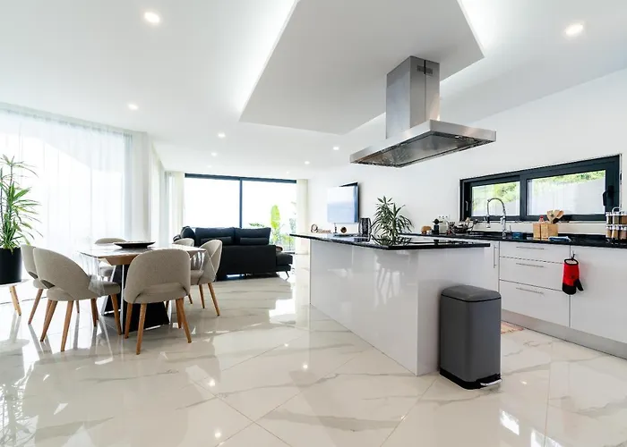 Rocha In Arco da Calheta (Madeira)